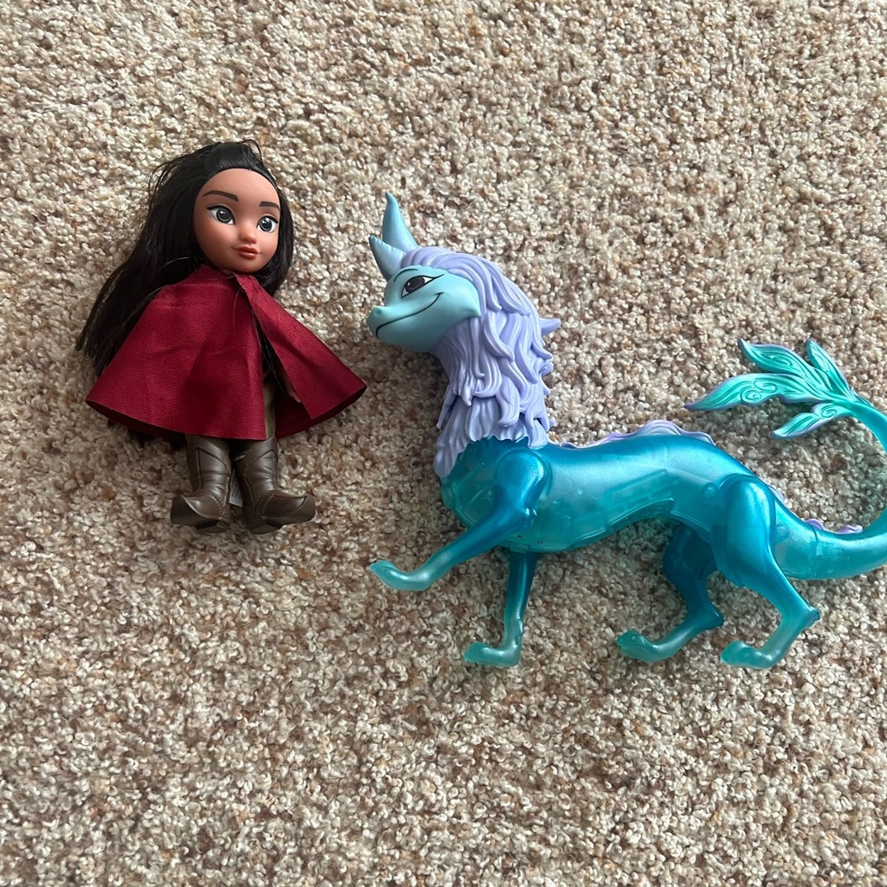Raya and the last dragon figures